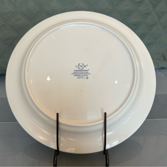 Like New- LENOX - Poppies on Blue- dinner plate - Picture 4 of 5